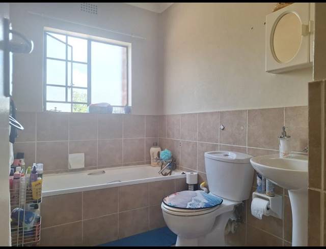 2 BEDROOM PROPERTY TO RENT IN DALVIEW